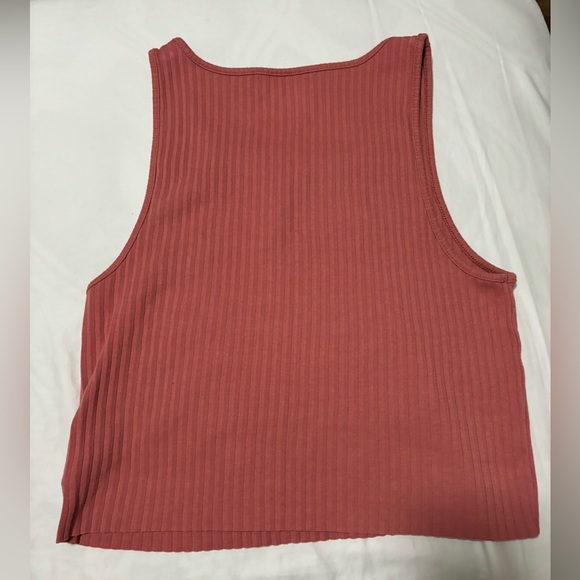 pink crop tank top - Picture 2 of 3